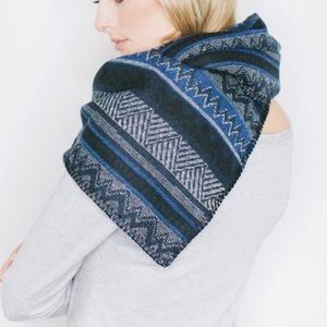 NWT Sophia Reyes Winged Blanket Scarf